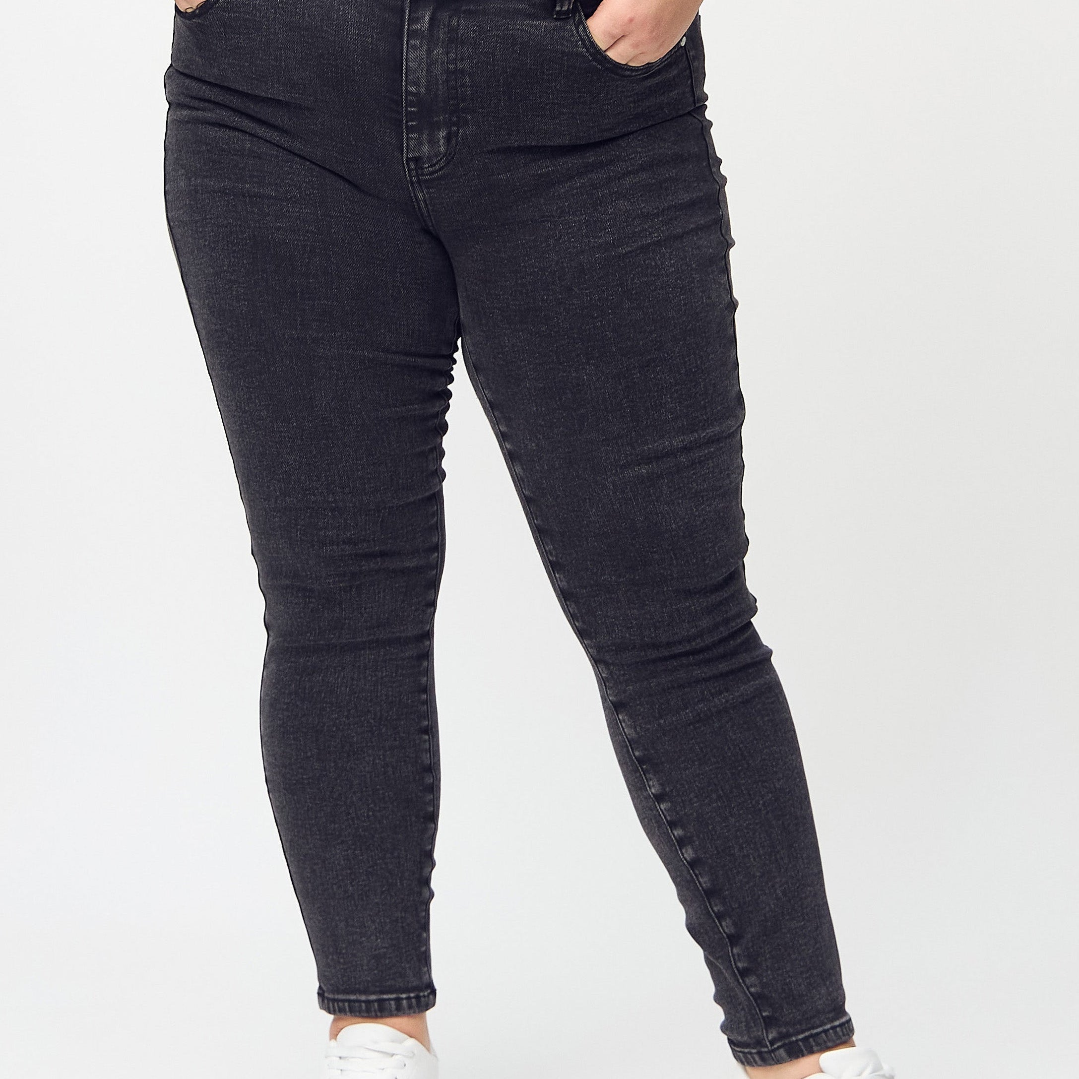 Shadows™ – Pehmed skinny teksad