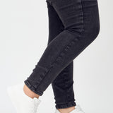 Shadows™ – Pehmed skinny teksad