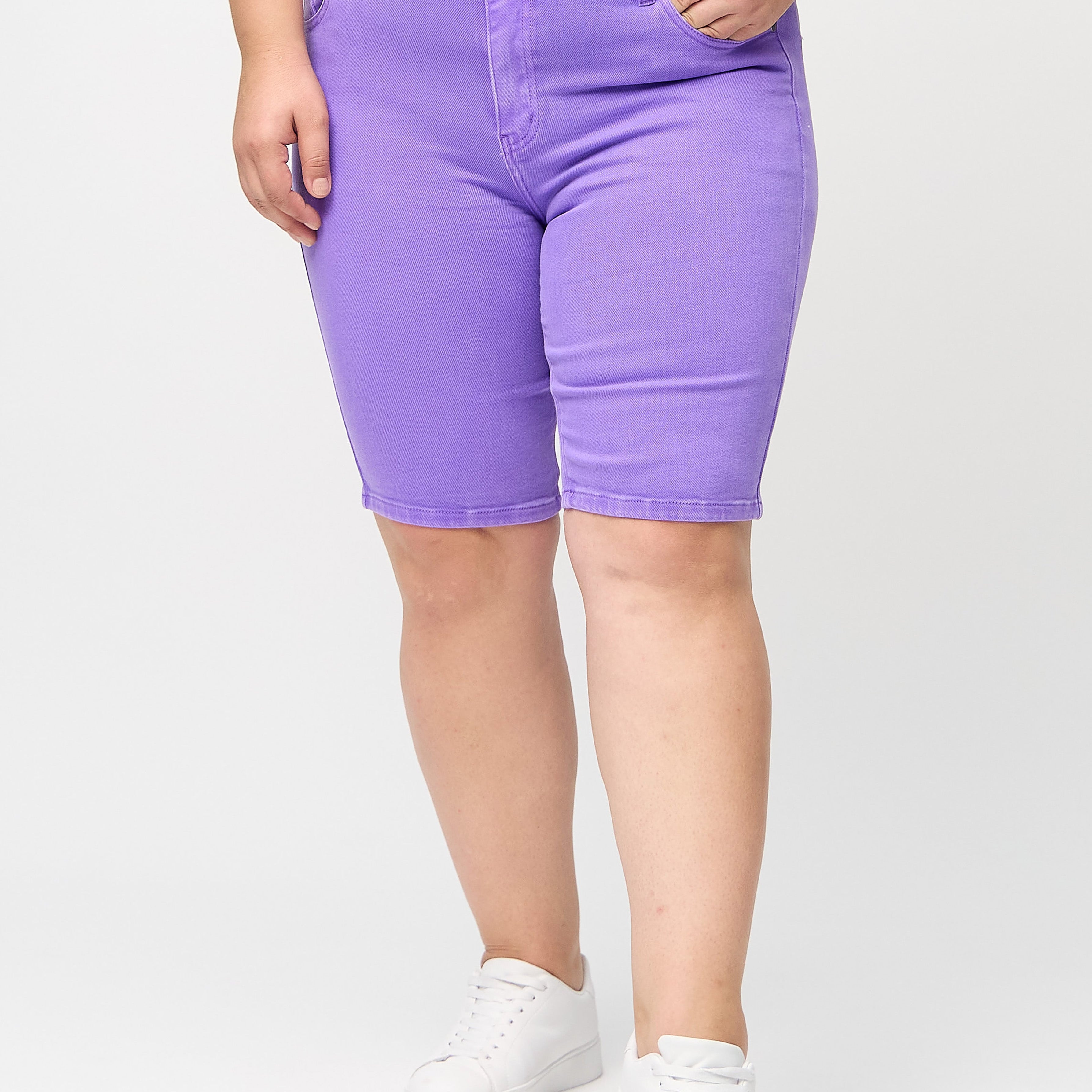 Lavendel – Elegantne lühike püksid