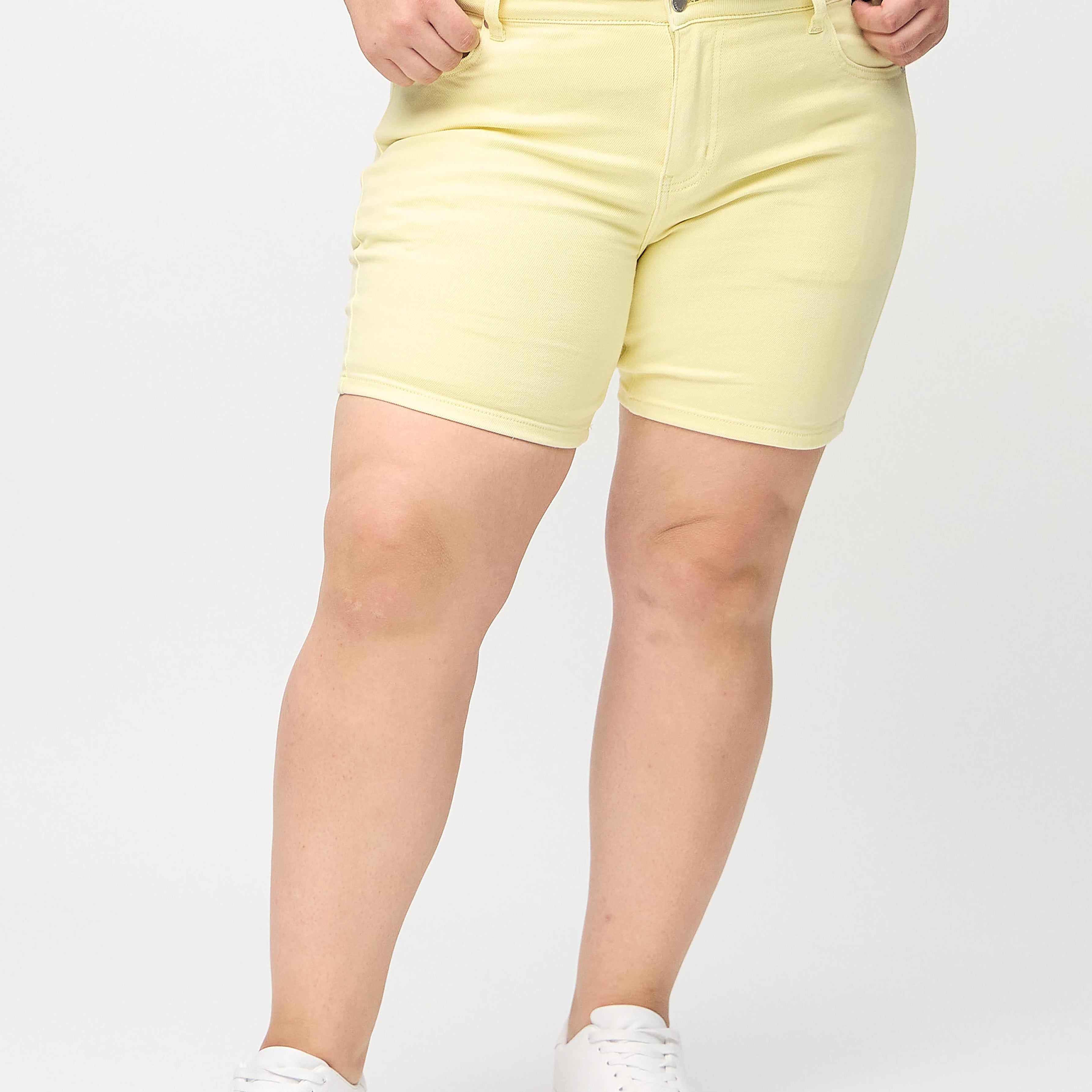 Lemonades™ – Elegantne lühike püksid