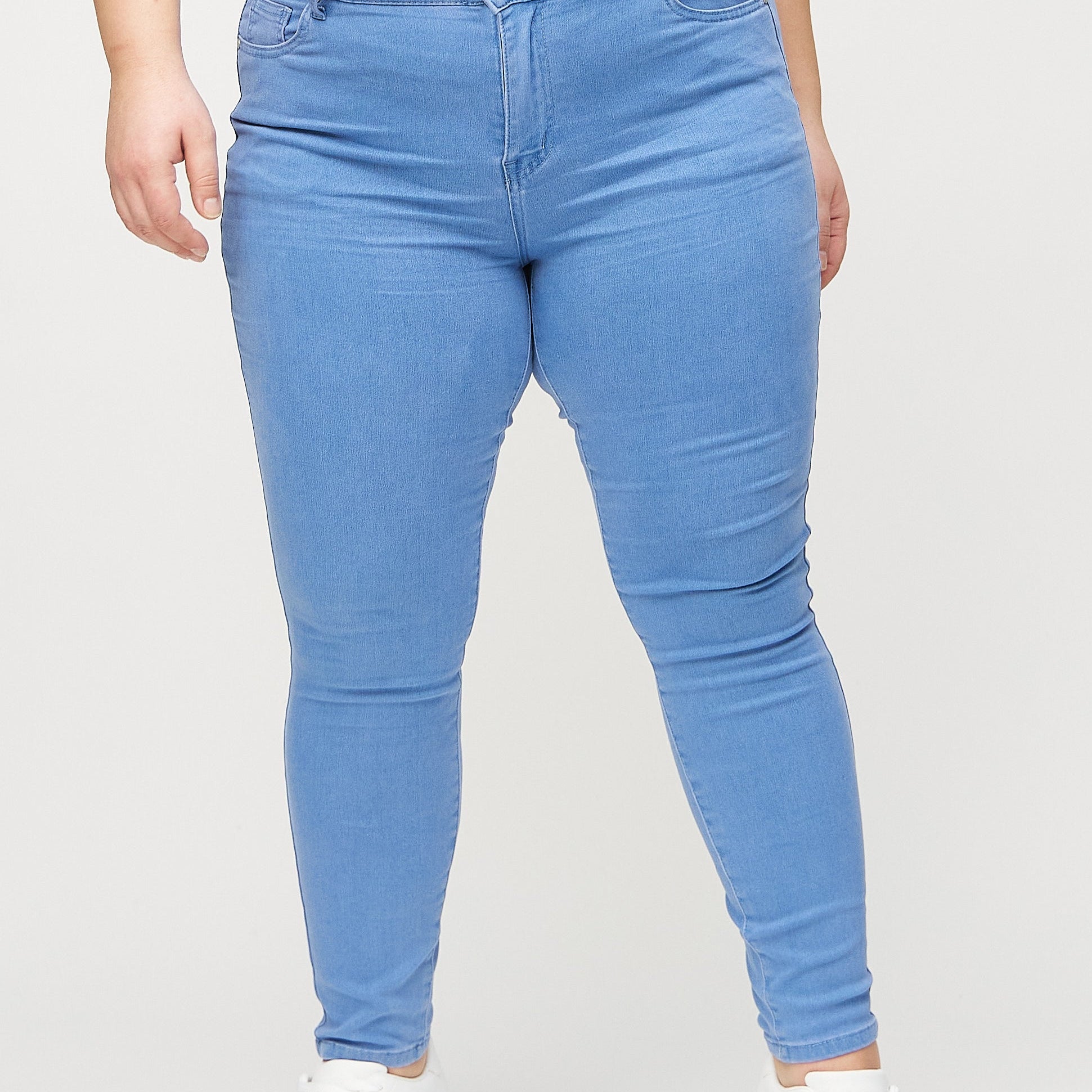 Geraniumid™ – Pehmed skinny teksad