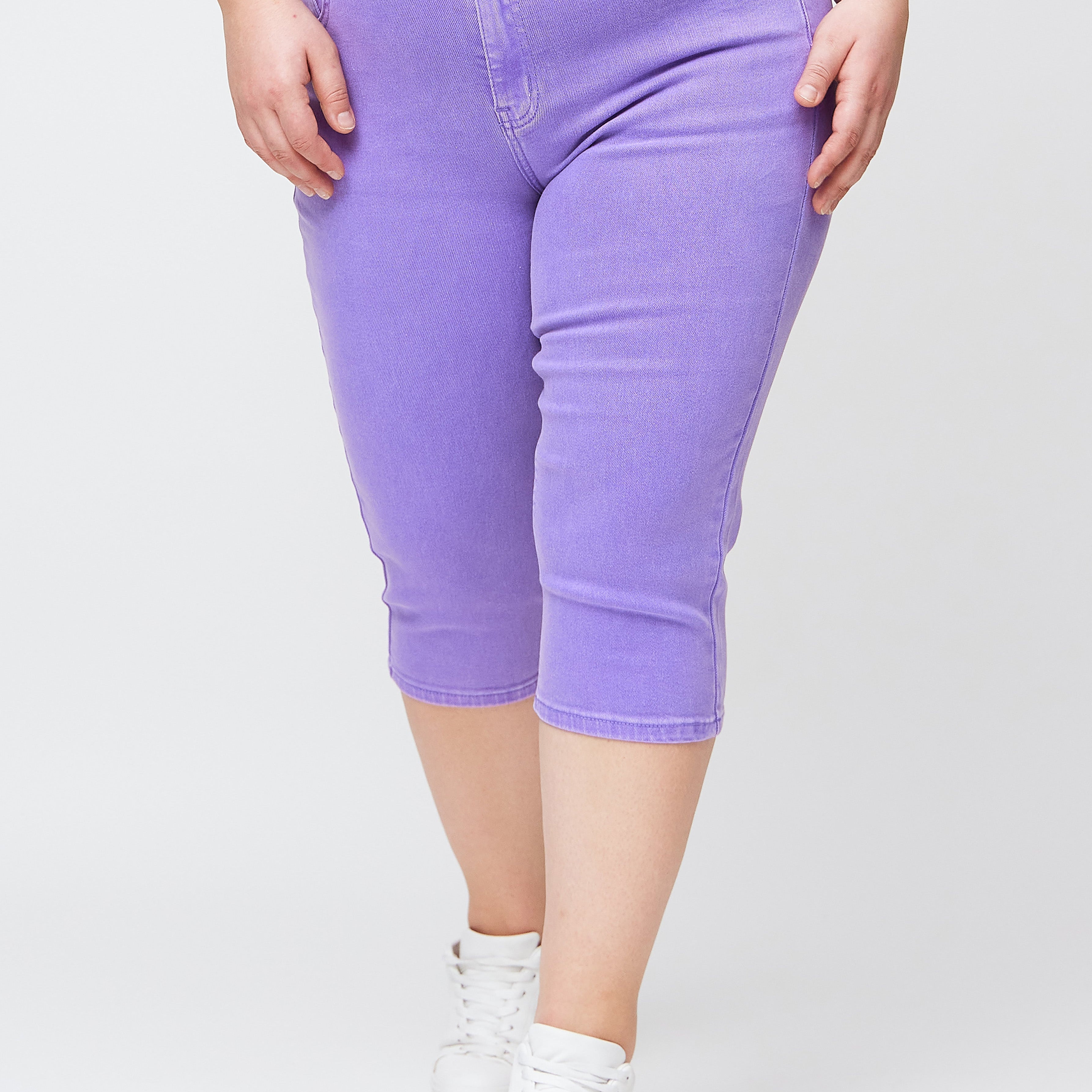 Lavendel – Elegantne Capri-püksid