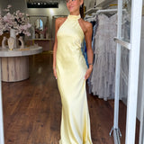 Zeynep – Elegantne satiinmaxikleit