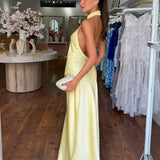Zeynep – Elegantne satiinmaxikleit