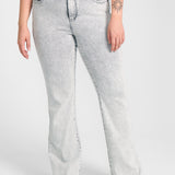 Täiuslikud teksad – Bootcut stiil