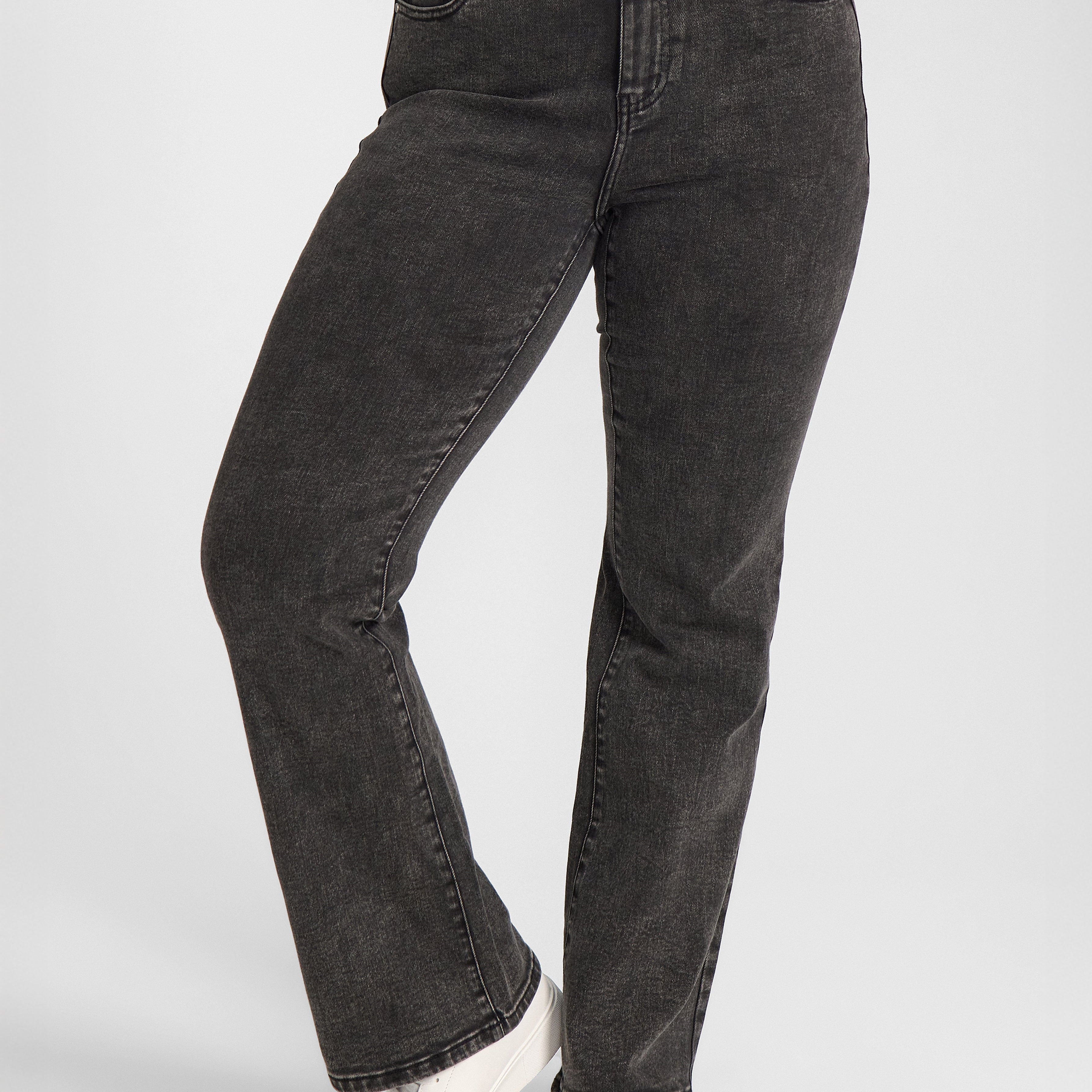 Shadows™ – Täiuslikud bootcut teksad