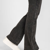 Shadows™ – Täiuslikud bootcut teksad