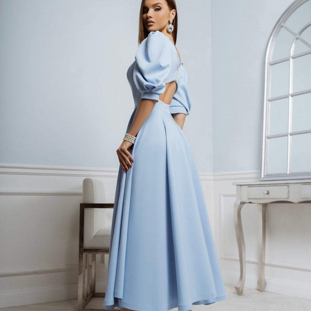 LESA – Elegantne midi kleit