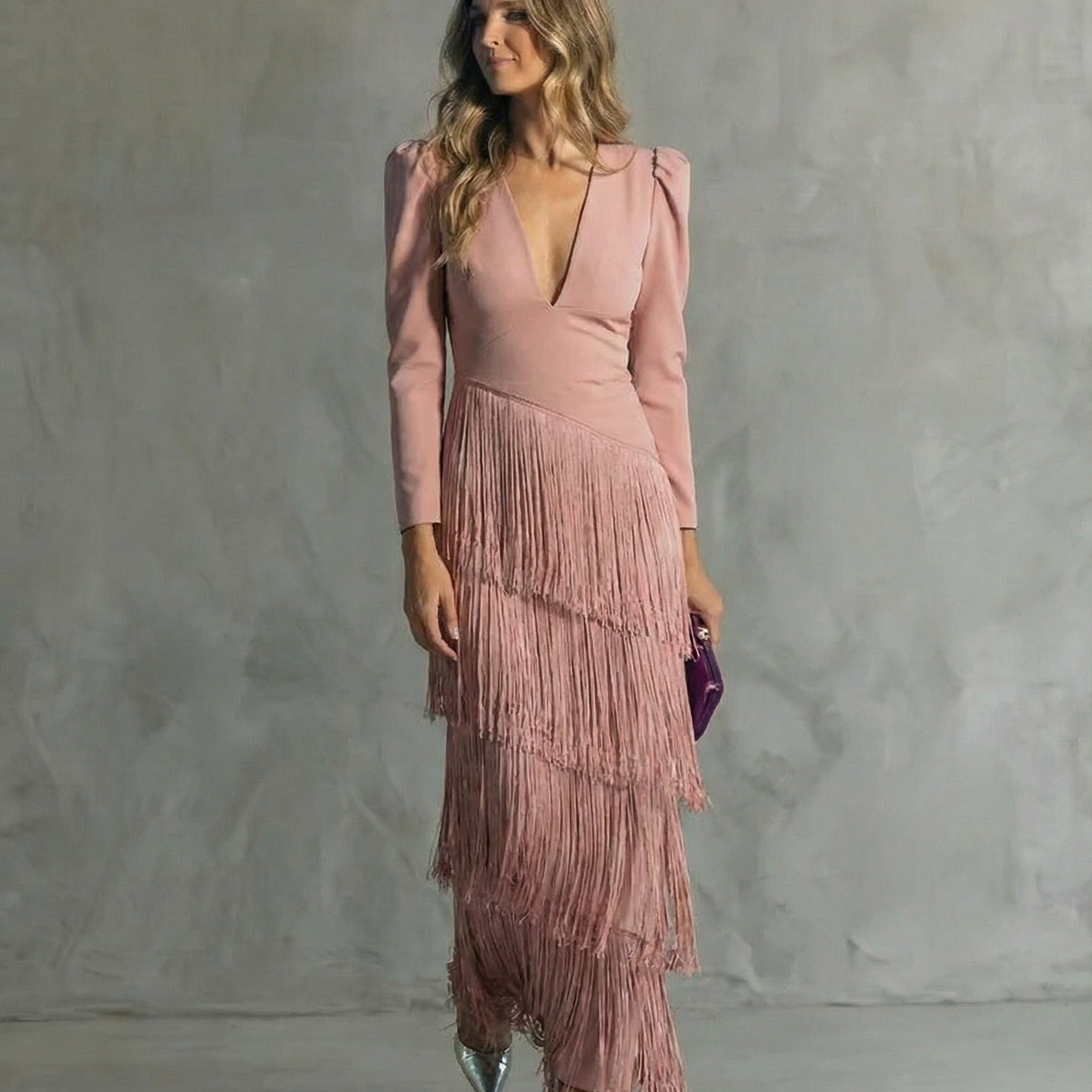 Chiara – Elegantne kleit fraktsiooni varrukatega